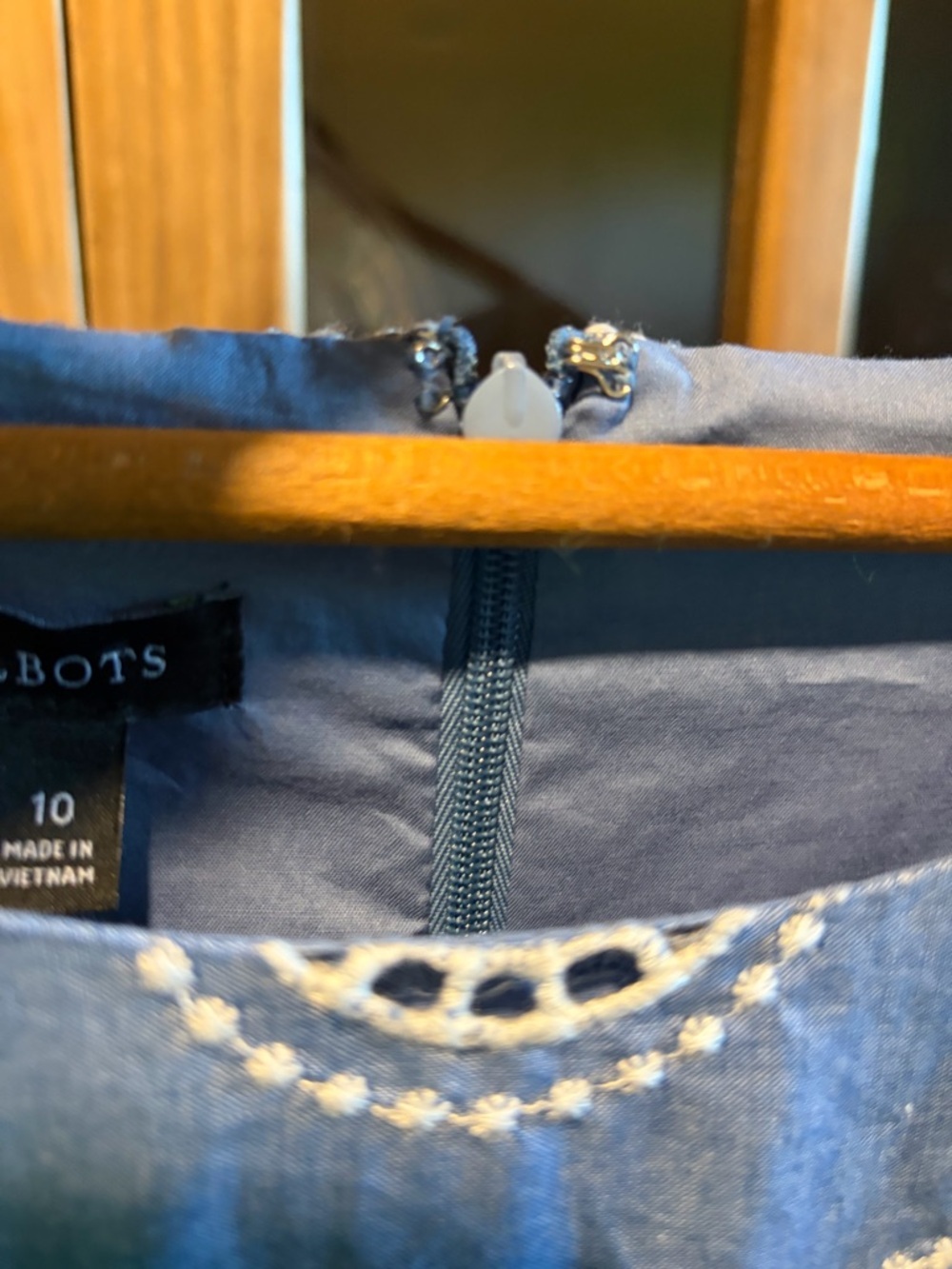 Talbots Tie Sleeve Eyelet Chambray Dress NWT Size 10 - Picture 10 of 12